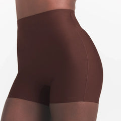 SKIMS BODY CORE SCULPT SHORTIE | COCOA ON A MODEL FRONT VIEW @