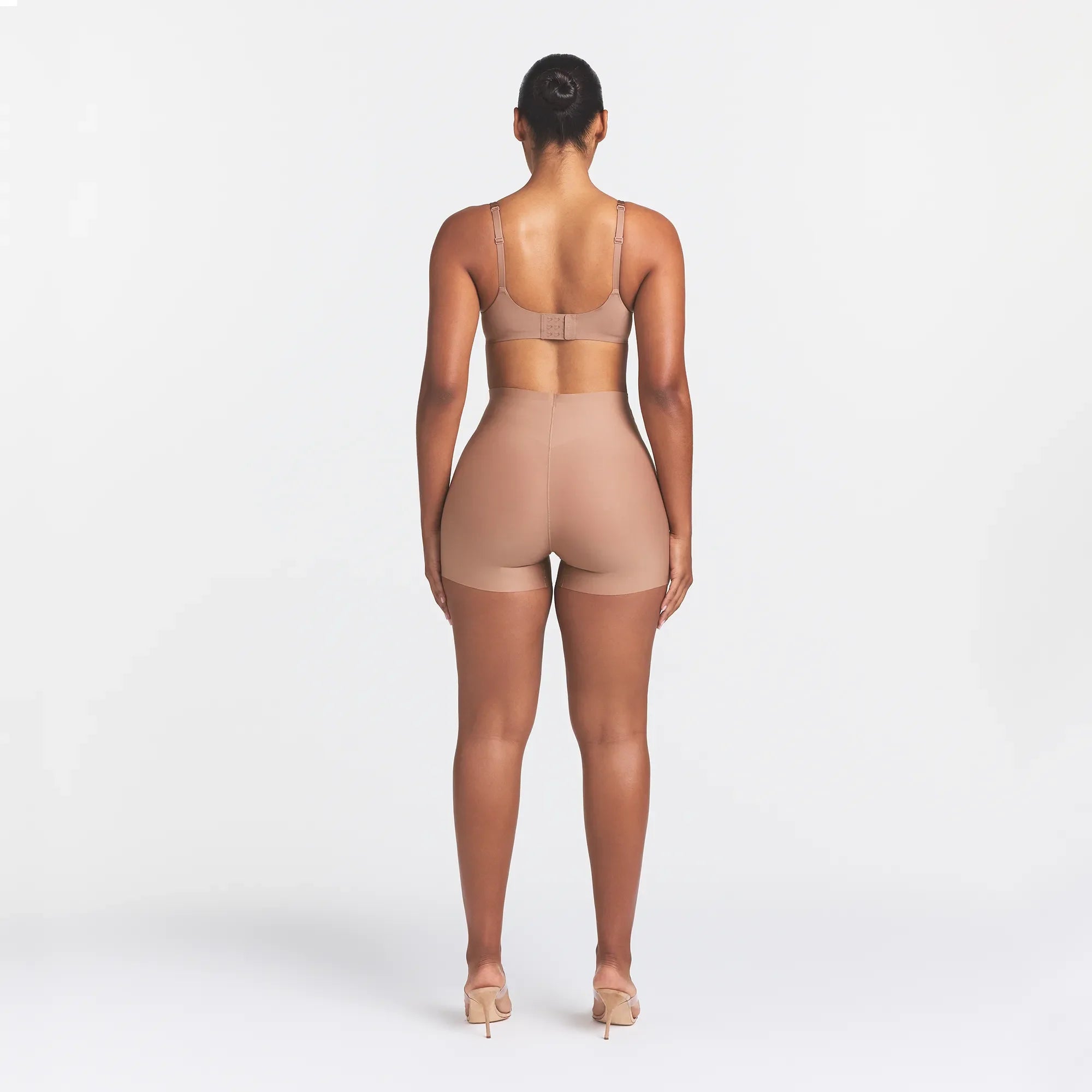 SKIMS BODY CORE SCULPT SHORTIE | SIENNA ON A MODEL BACK VIEW @
