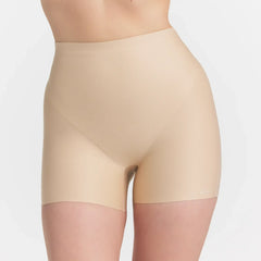 SKIMS BODY CORE SCULPT SHORTIE | SAND ON A MODEL FRONT VIEW @