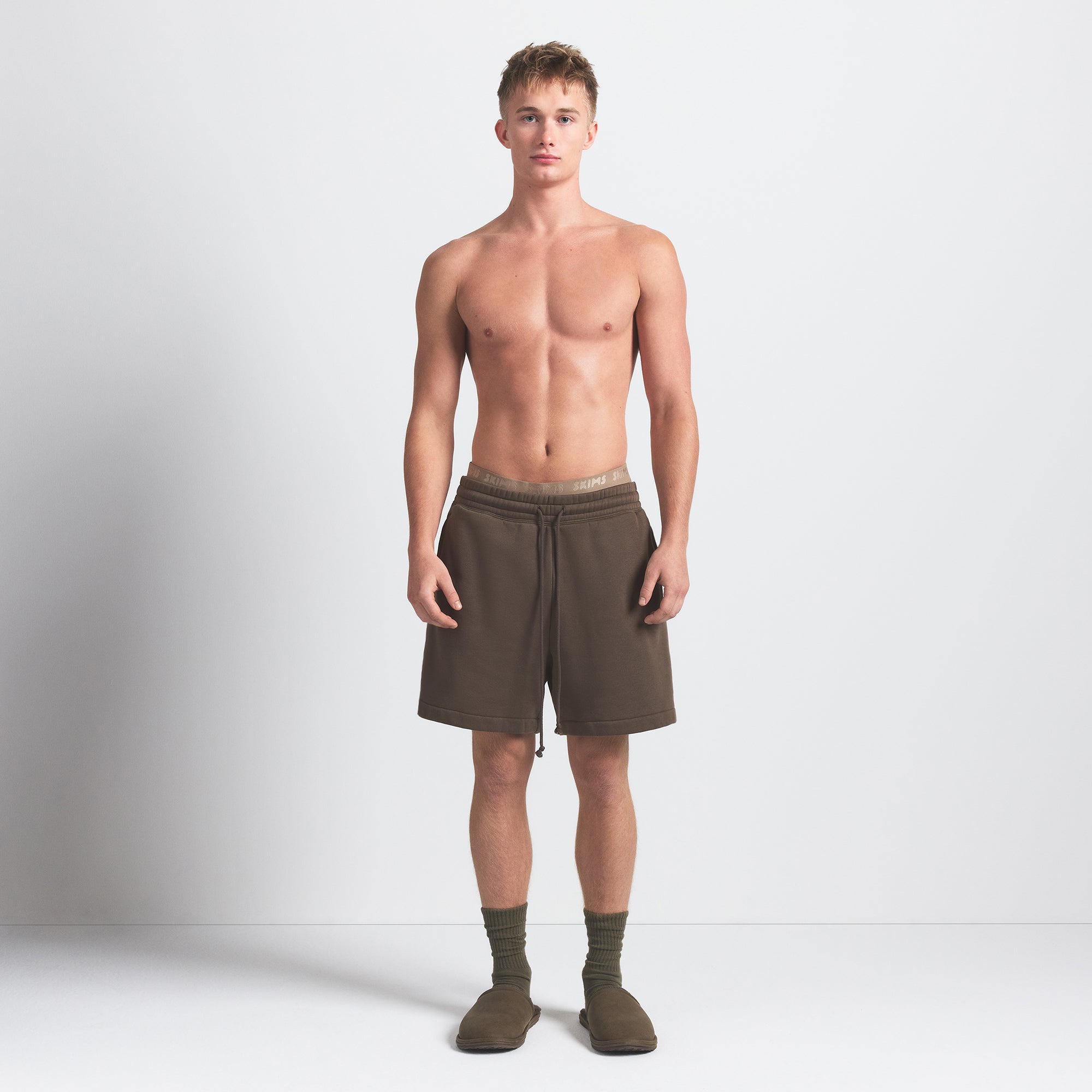 FLEECE LOUNGE MENS RELAXED SHORT | DRIFTWOOD ON A MODEL FRONT VIEW @ | FOCUS: 0.0, 1.0, 0.9