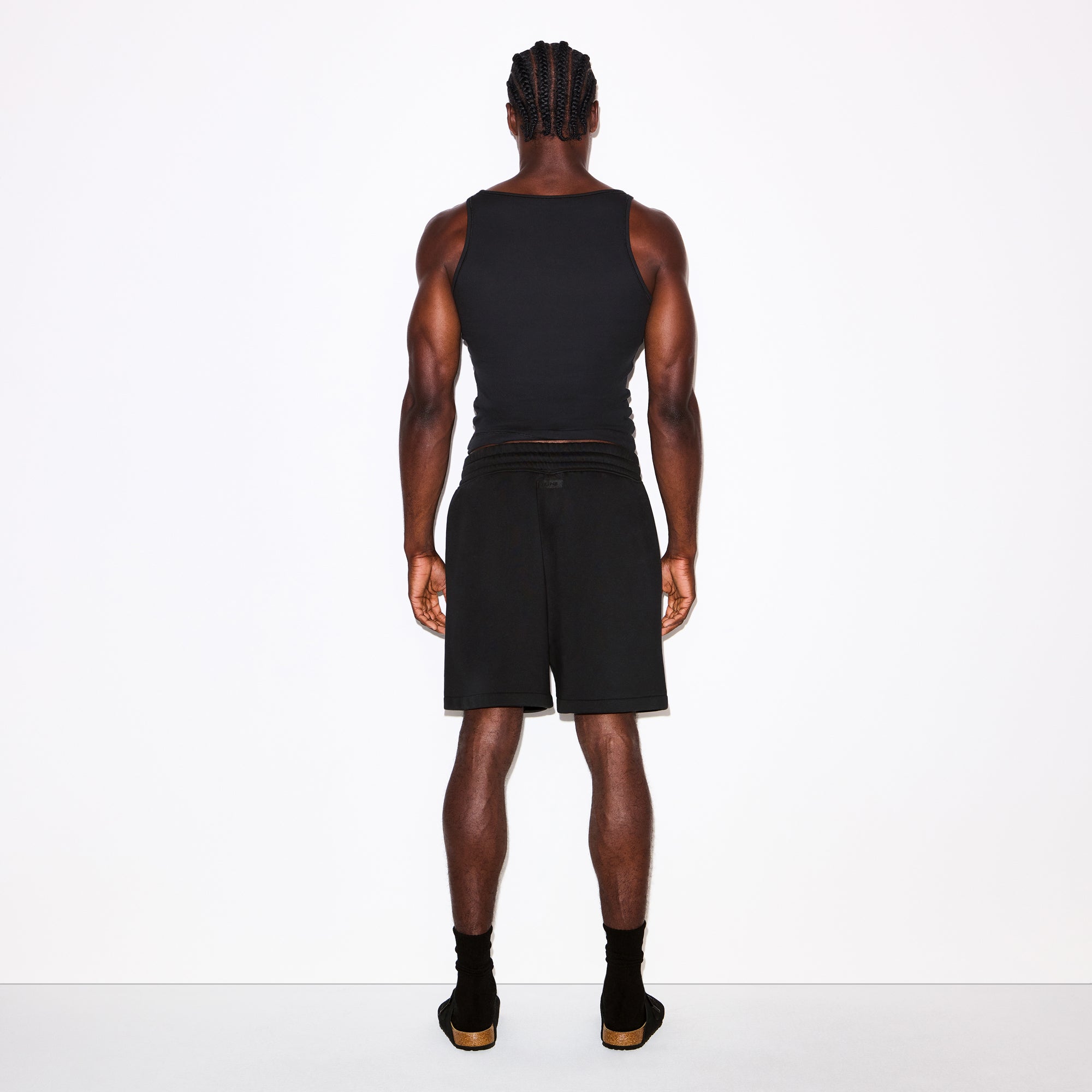 FLEECE LOUNGE MENS RELAXED SHORT | WASHED ONYX ON A MODEL FRONT VIEW @ | FOCUS: 0.0, 1.0, 0.9