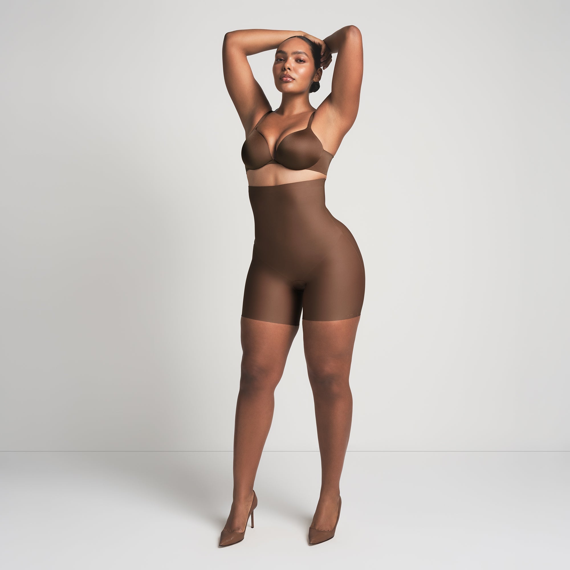 SKIMS BODY CORE SCULPT HIGH-WAISTED SHORT | JASPER ON A MODEL FRONT VIEW @