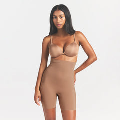 COOL SHAPEWEAR HIGH-WAISTED SHORT | SIENNA ON A MODEL FRONT VIEW @ | FOCUS: 0.0, 1.0, 0.9