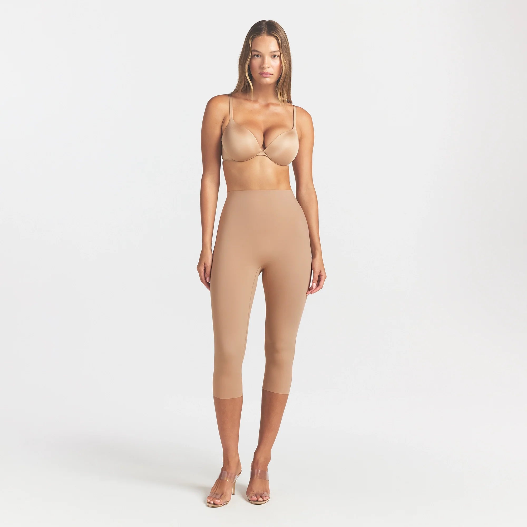 COOL SHAPEWEAR CAPRI | CLAY ON A MODEL FRONT VIEW @ | FOCUS: 0.0, 1.0, 0.9