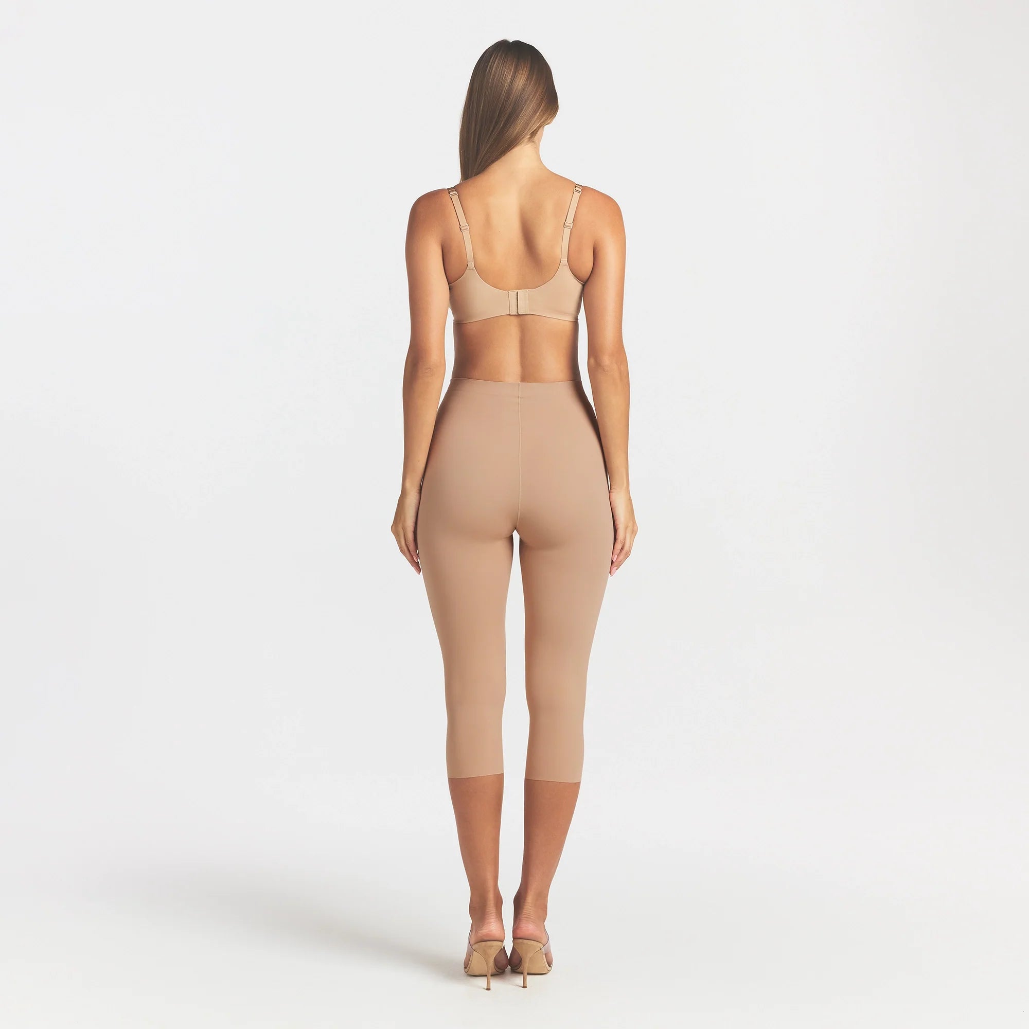 COOL SHAPEWEAR CAPRI | CLAY ON A MODEL BACK VIEW @ | FOCUS: 0.0, 1.0, 0.9