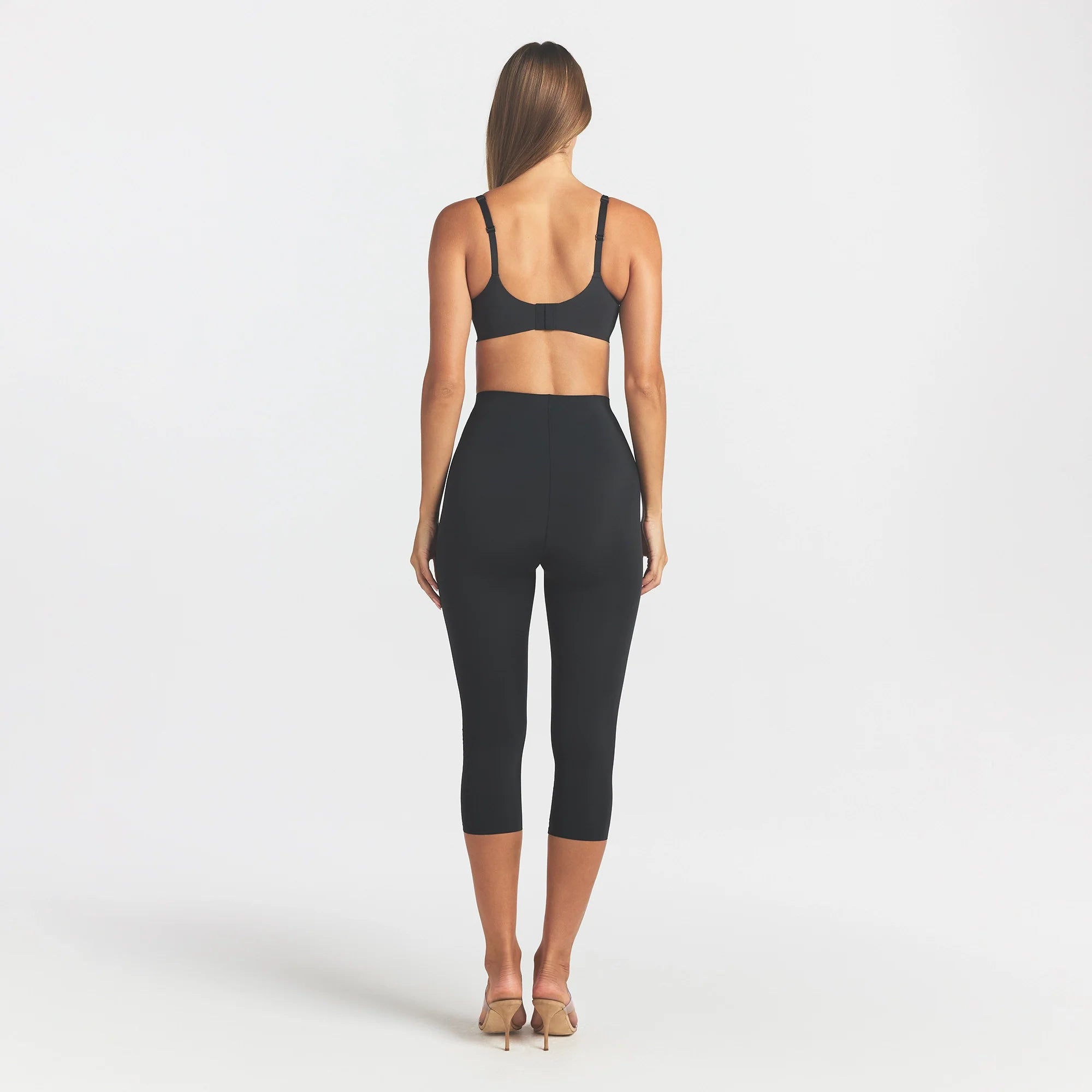 COOL SHAPEWEAR CAPRI | ONYX ON A MODEL BACK VIEW @ | FOCUS: 0.0, 1.0, 0.9