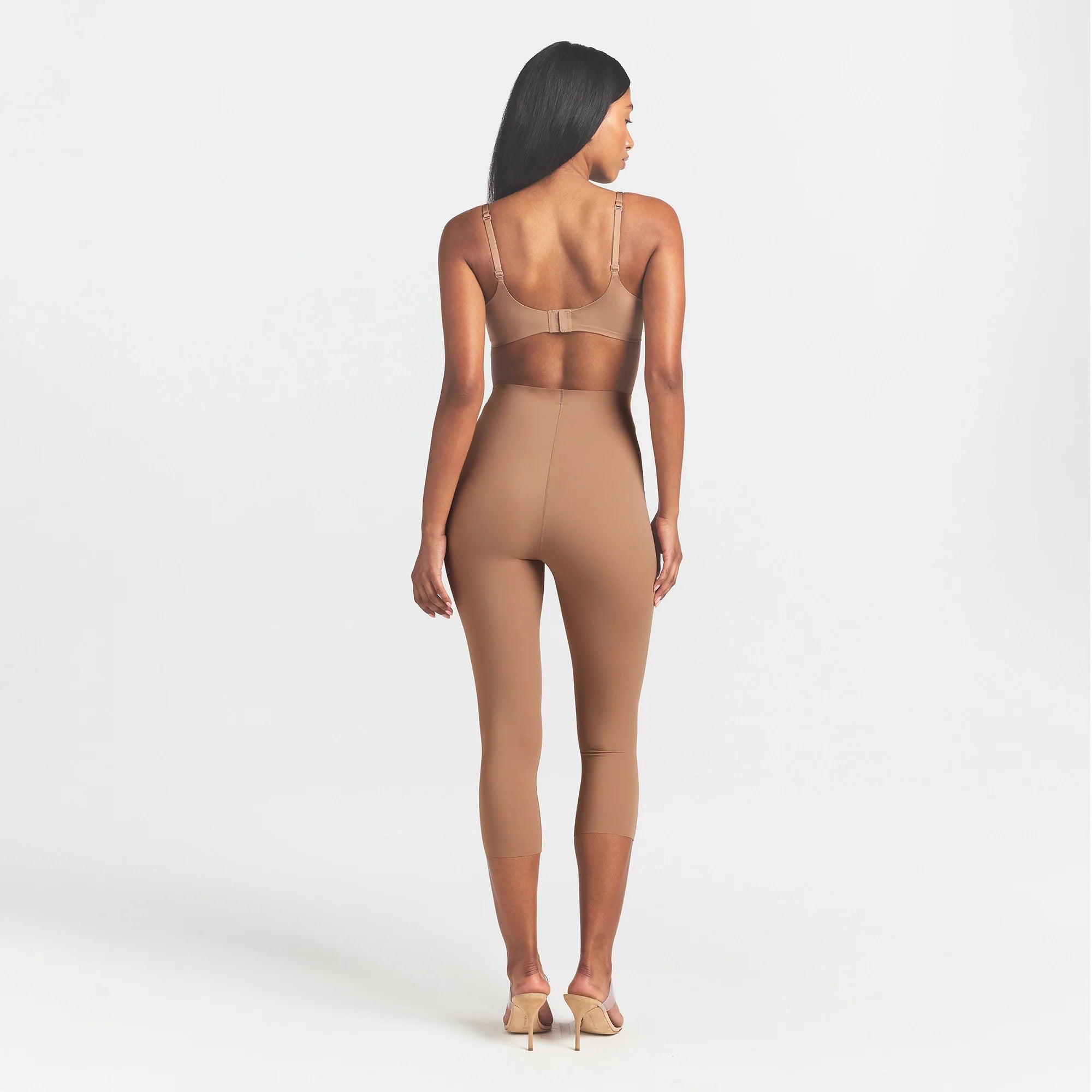 COOL SHAPEWEAR CAPRI | SIENNA ON A MODEL BACK VIEW @ | FOCUS: 0.0, 1.0, 0.9