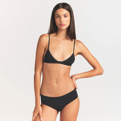 EVERYDAY COTTON TRIANGLE BRALETTE | ONYX ON A MODEL SIDE VIEW @ | FOCUS: 0.0, 1.0, 0.9