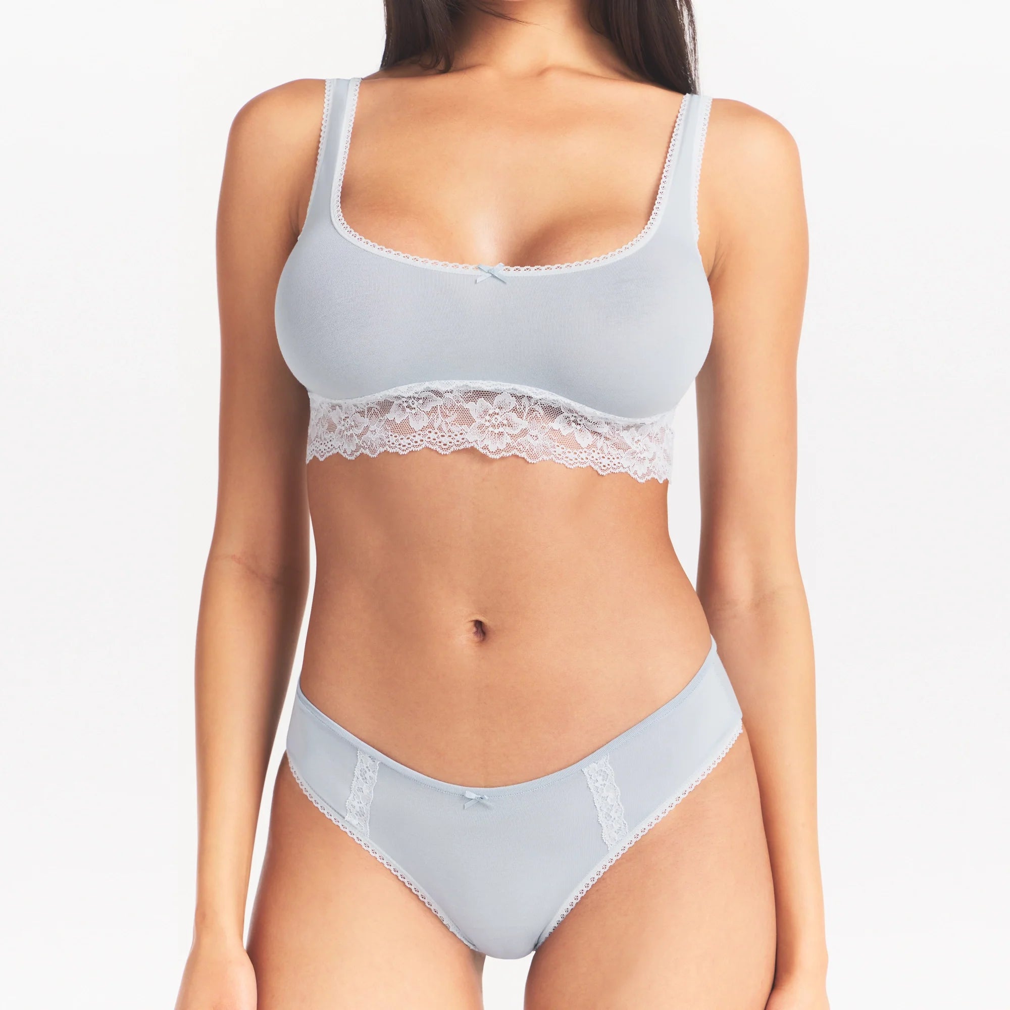 LIGHTWEIGHT COTTON LACE SCOOP BRALETTE | AIRSPACE ON A MODEL SIDE VIEW @ | FOCUS: 0.0, 1.0, 0.9