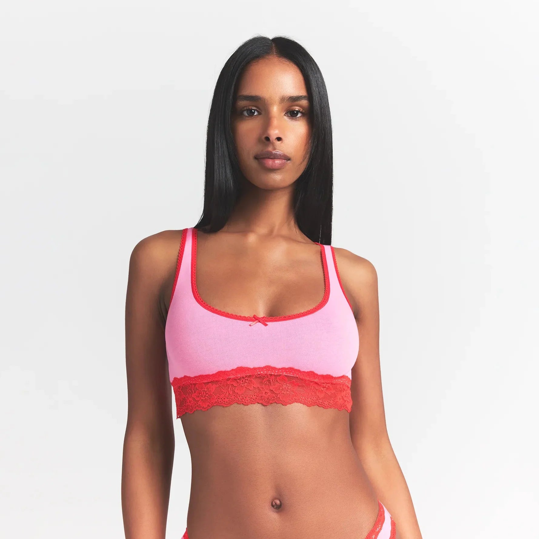 LIGHTWEIGHT COTTON LACE SCOOP BRALETTE | CARNATION CONTRAST ON A MODEL FRONT VIEW @ | FOCUS: 0.0, 1.0, 0.9
