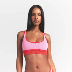 LIGHTWEIGHT COTTON LACE SCOOP BRALETTE | CARNATION CONTRAST ON A MODEL FRONT VIEW @ | FOCUS: 0.0, 1.0, 0.9