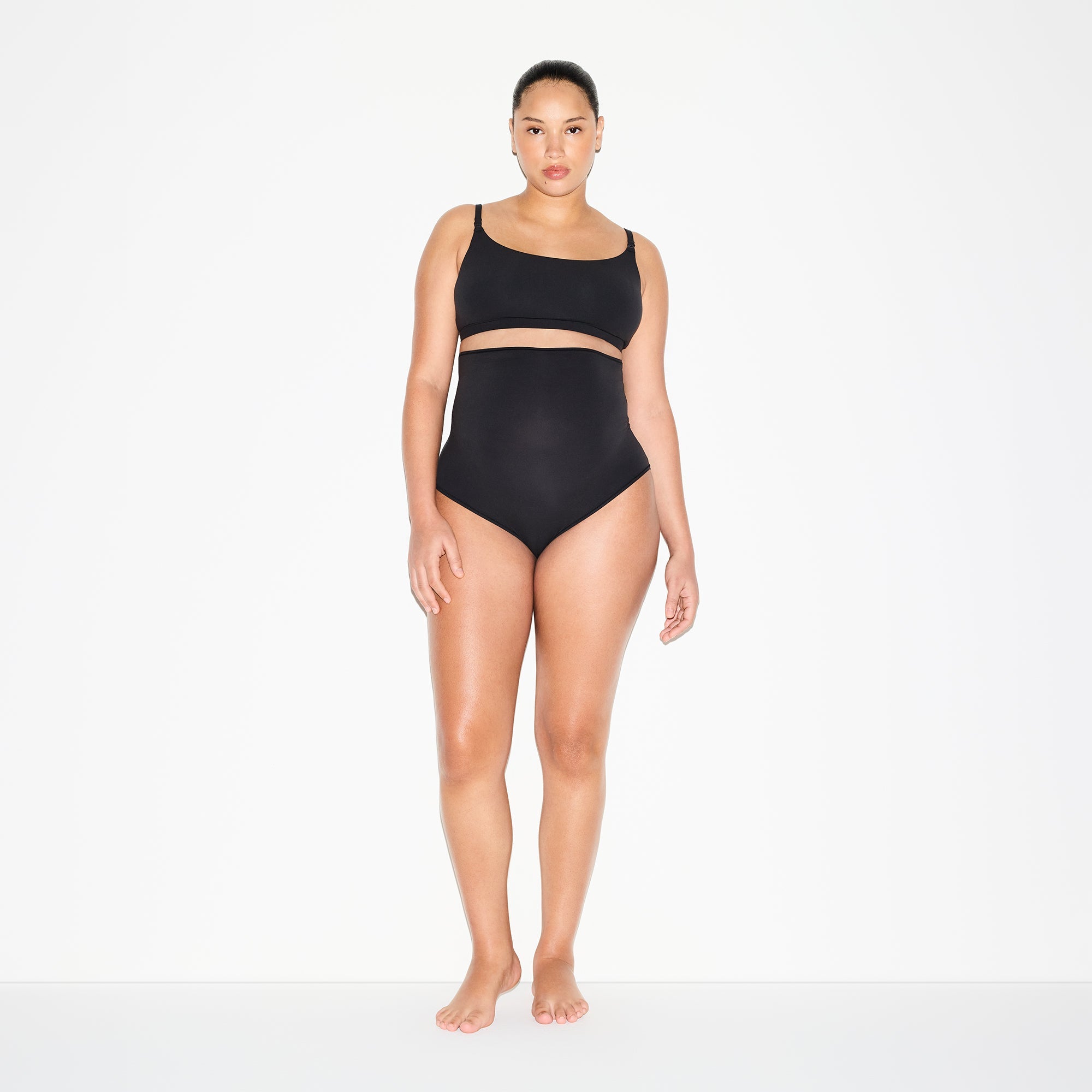 FITS EVERYBODY MATERNITY NURSING SCOOP BRALETTE 2-PACK | ONYX ON A MODEL FRONT VIEW @ | FOCUS: 0.0, 1.0, 0.9