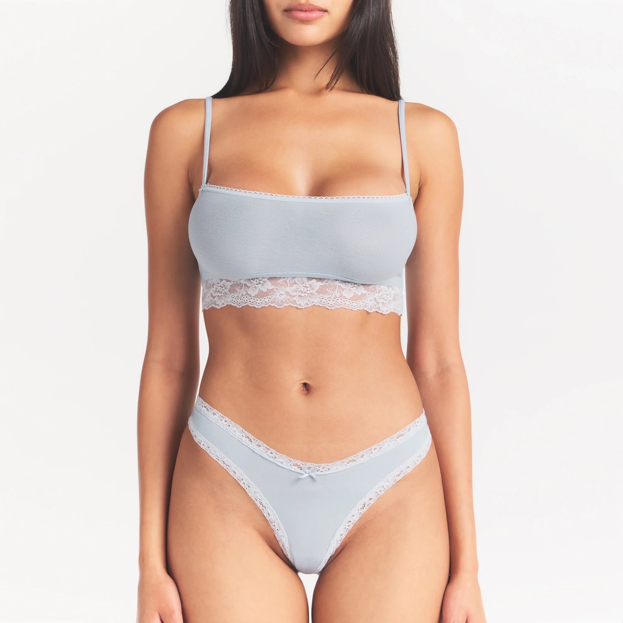 LIGHTWEIGHT COTTON STRAIGHT NECK BRALETTE | AIRSPACE ON A MODEL SIDE VIEW @ | FOCUS: 0.0, 1.0, 0.9