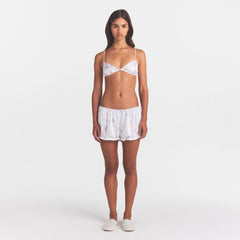 LIGHTWEIGHT SATIN TRIANGLE BRALETTE  | SNOW ESSENTIALS BAG ON A MODEL FRONT VIEW @ | FOCUS: 0.0, 1.0, 0.9