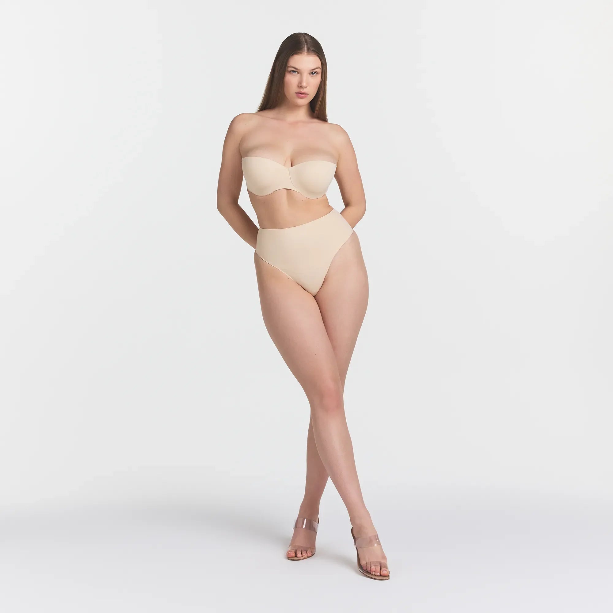 SMOOTHING INTIMATES STRAPLESS BRA | SAND ON A MODEL FRONT VIEW @ | FOCUS: 0.0, 1.0, 0.9