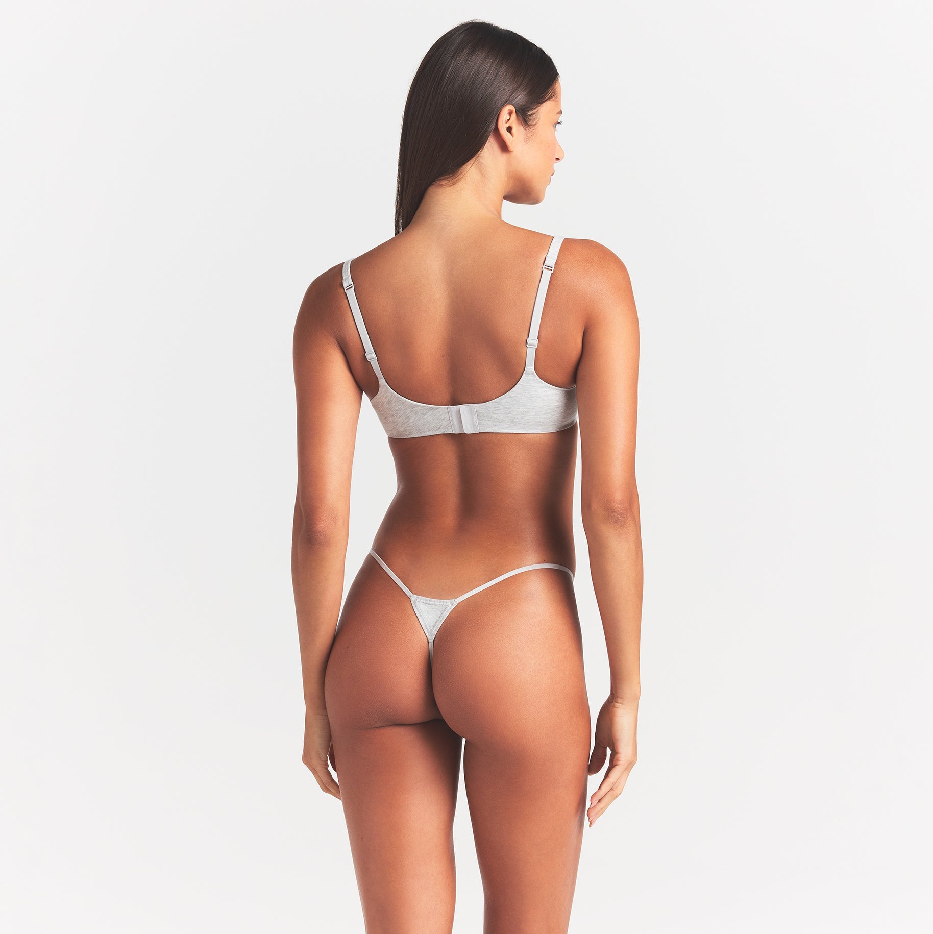 EVERYDAY COTTON ULTIMATE TEARDROP PUSH-UP BRA | LIGHT HEATHER GREY ON A MODEL BACK VIEW @ | FOCUS: 0.0, 1.0, 0.9