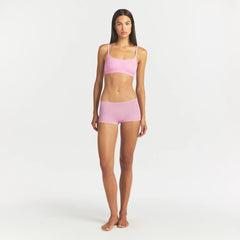 FITS EVERYBODY SCOOP BRALETTE | BUBBLE GUM ON A MODEL FRONT VIEW @ | FOCUS: 0.0, 1.0, 0.9