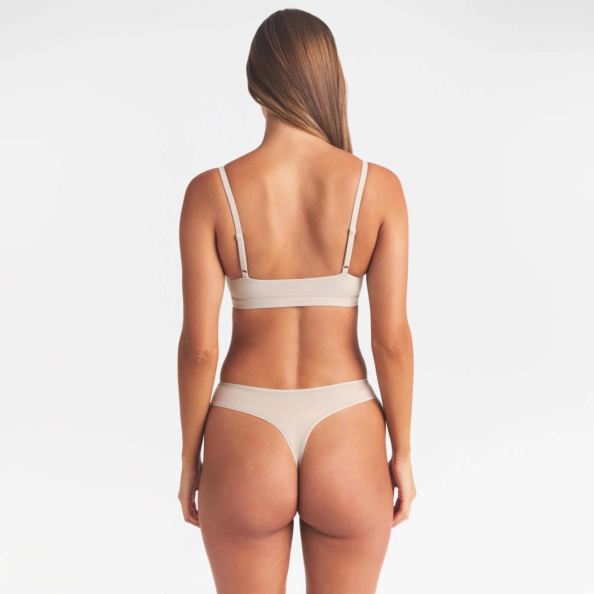 FITS EVERYBODY SCOOP BRALETTE 2-PACK | DESERT LEOPARD AND STONE ON A MODEL SIDE VIEW @ | FOCUS: 0.0, 1.0, 0.9
