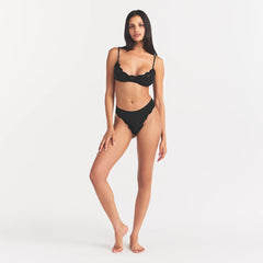 FITS EVERYBODY LACE SCOOP BRALETTE | ONYX ON A MODEL BACK VIEW @ | FOCUS: 0.0, 1.0, 0.9