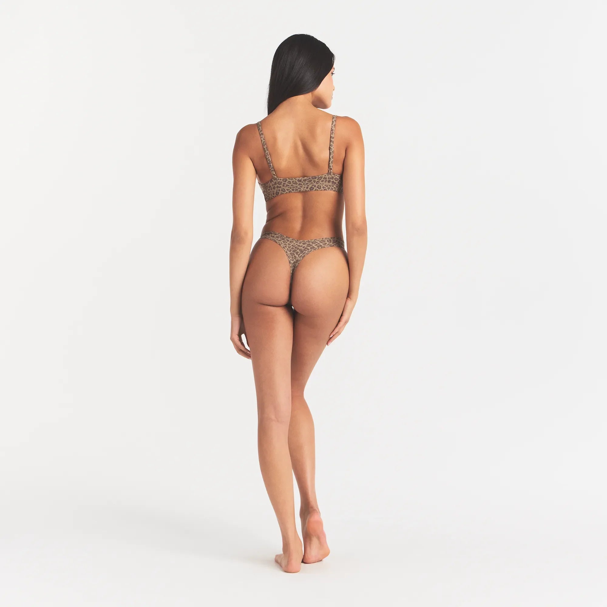 FITS EVERYBODY TRIANGLE BRALETTE | DESERT LEOPARD INK PRINT ON A MODEL BACK VIEW @ | FOCUS: 0.0, 1.0, 0.9