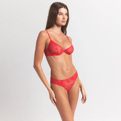 ULTRA FINE LACE UNLINED SCOOP BRA | RUBY ON A MODEL SIDE VIEW @ | FOCUS: 0.0, 1.0, 0.9