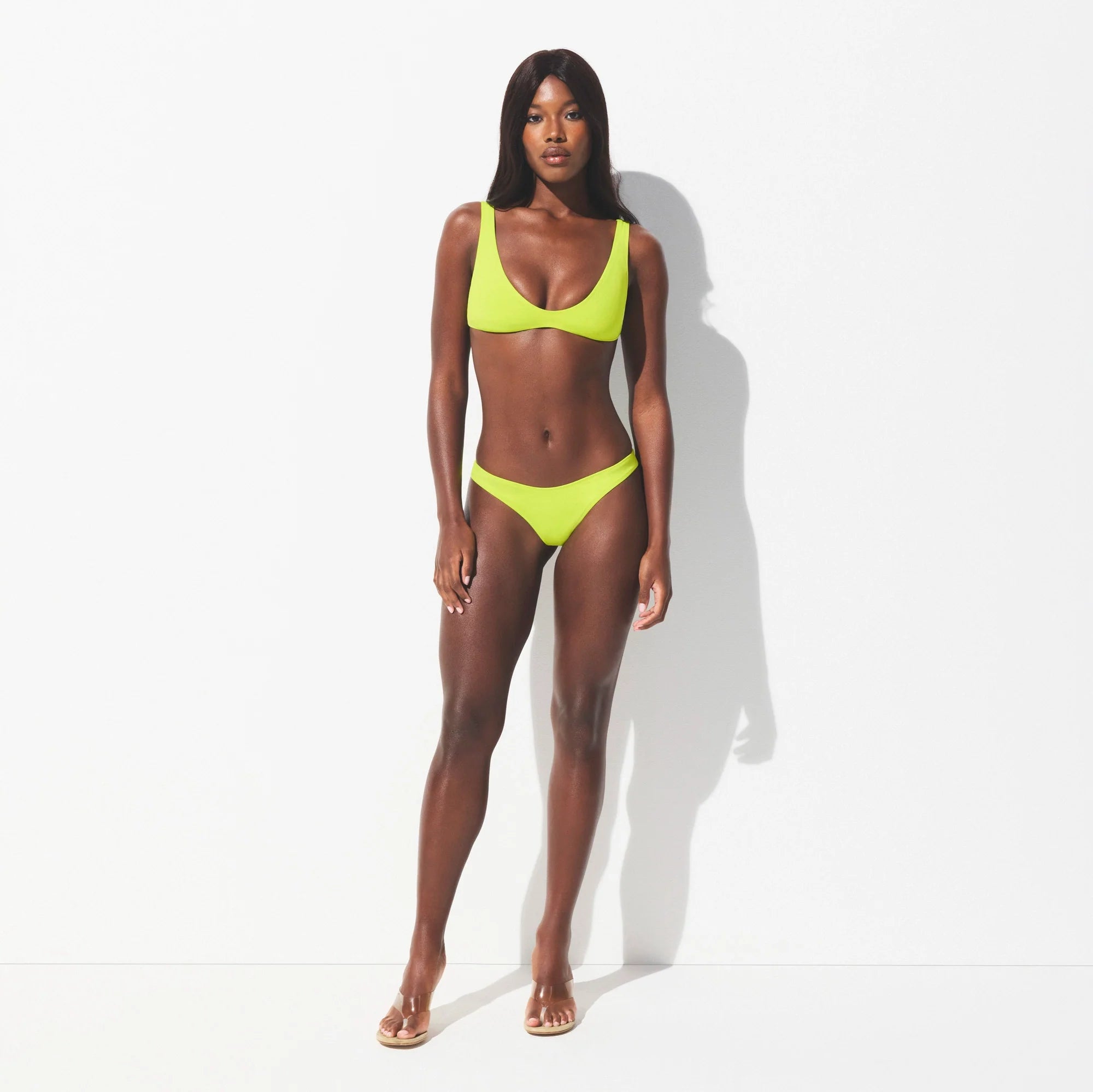 SIGNATURE SWIM PLUNGE BIKINI TOP | SPHENE ON A MODEL FRONT VIEW 