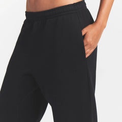 COTTON FLEECE OVERSIZED STRAIGHT LEG PANT | ONYX ON A MODEL SIDE VIEW @ | FOCUS: 0.0, 1.0, 0.9
