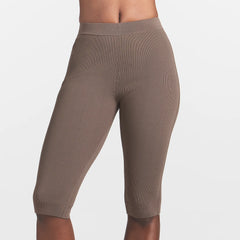 REFINED KNIT CAPRI | AMETHYST ON A MODEL FRONT VIEW @ | FOCUS: 0.0, 1.0, 0.9