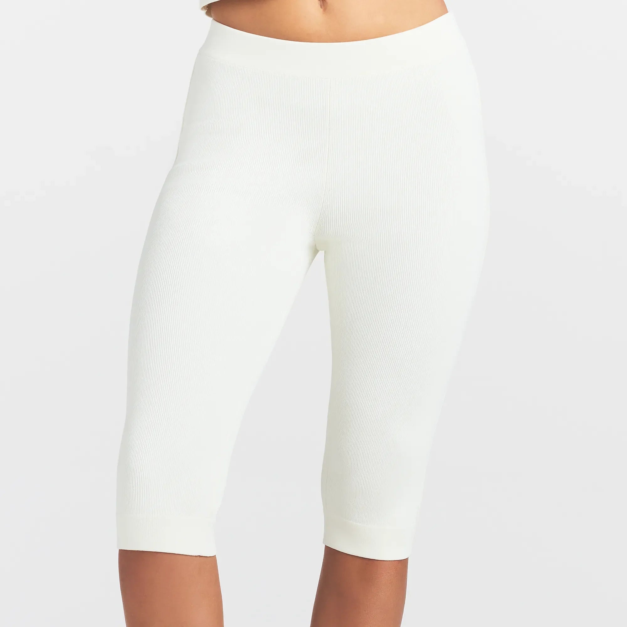 REFINED KNIT CAPRI | EGRET ON A MODEL FRONT VIEW @ | FOCUS: 0.0, 1.0, 0.9