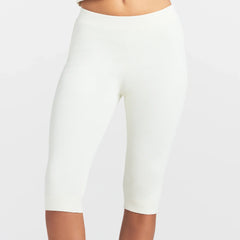 REFINED KNIT CAPRI | EGRET ON A MODEL FRONT VIEW @ | FOCUS: 0.0, 1.0, 0.9