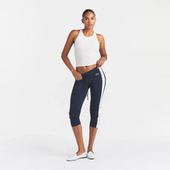 OUTDOOR HIGH-WAISTED LEGGING | NAVY ECRU CONTRAST ON A MODEL | FOCUS: 0.0, 1.0, 0.9