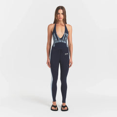 OUTDOOR HIGH-WAISTED LEGGING | NAVY WITH OPAL ON A MODEL FRONTVIEW @ | FOCUS: 0.0, 1.0, 0.9