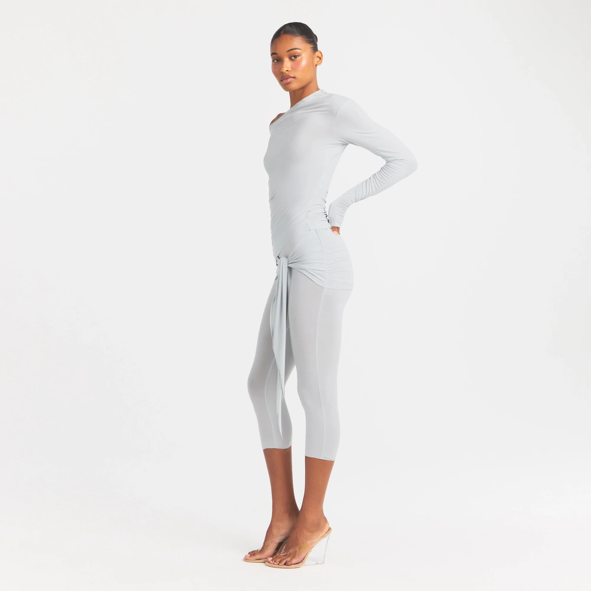 CUPRO JERSEY WRAP CAPRI | PEARL ON A MODEL FRONT VIEW @ | FOCUS: 0.0, 1.0, 0.9