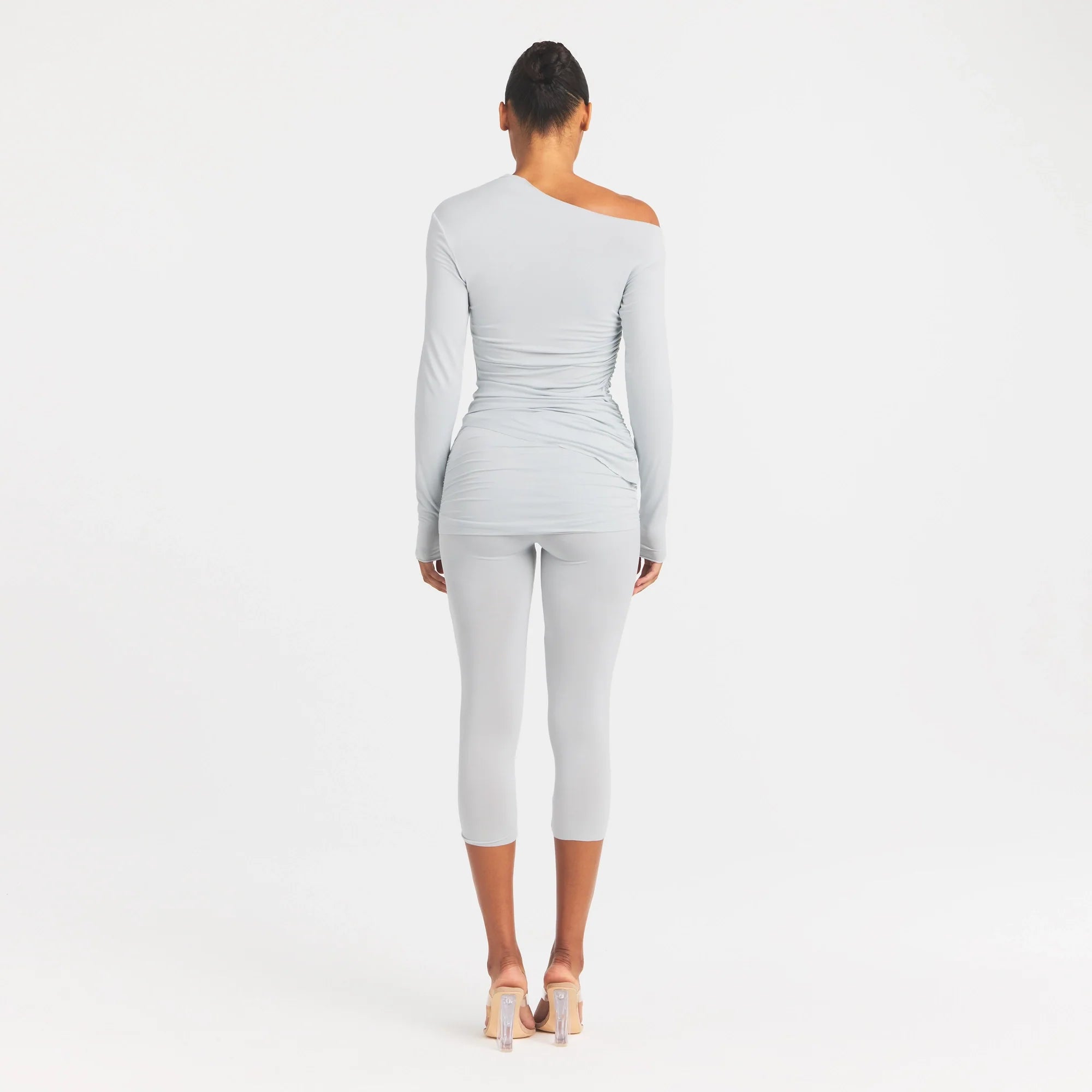 CUPRO JERSEY WRAP CAPRI | PEARL ON A MODEL FRONT VIEW @ | FOCUS: 0.0, 1.0, 0.9