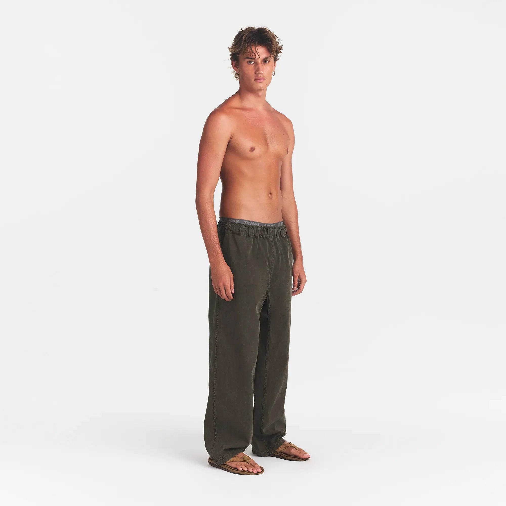 WOVEN MENS PULL-ON PANT | JUNGLE ON A MODEL SIDE VIEW @ | FOCUS: 0.0, 1.0, 0.9