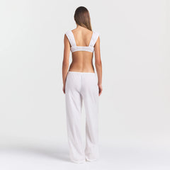 COTTON POPLIN PANT | SNOW ON A MODEL FRONT VIEW @ | FOCUS: 0.0, 1.0, 0.9
