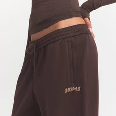 COTTON FLEECE JOGGER WITH RIB GAITERS | ESPRESSO ON A MODEL SIDE VIEW @ | FOCUS: 0.0, 1.0, 0.9