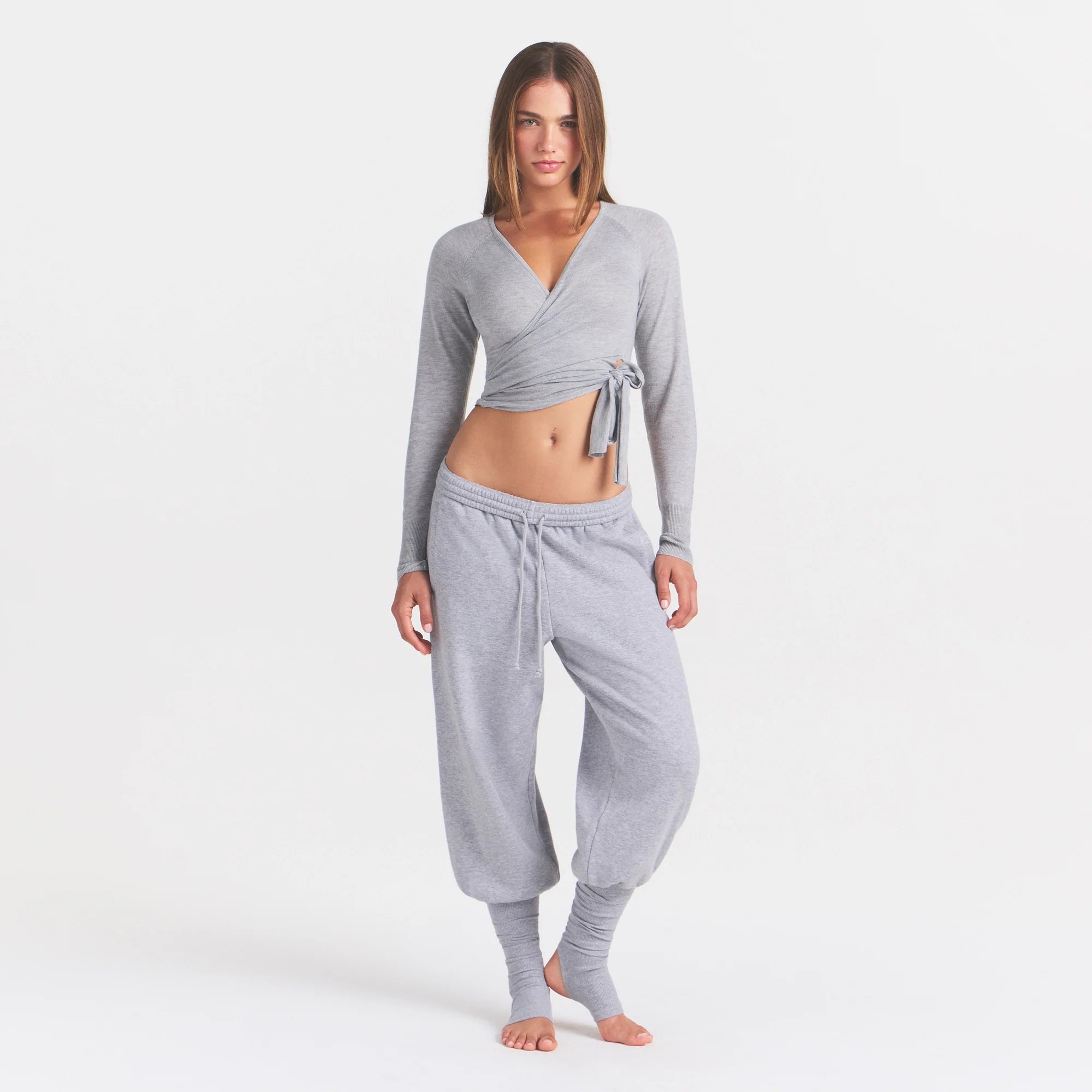 COTTON FLEECE JOGGER WITH RIB GAITERS | HEATHER GREY ON A MODEL FRONT VIEW @ | FOCUS: 0.0, 1.0, 0.9