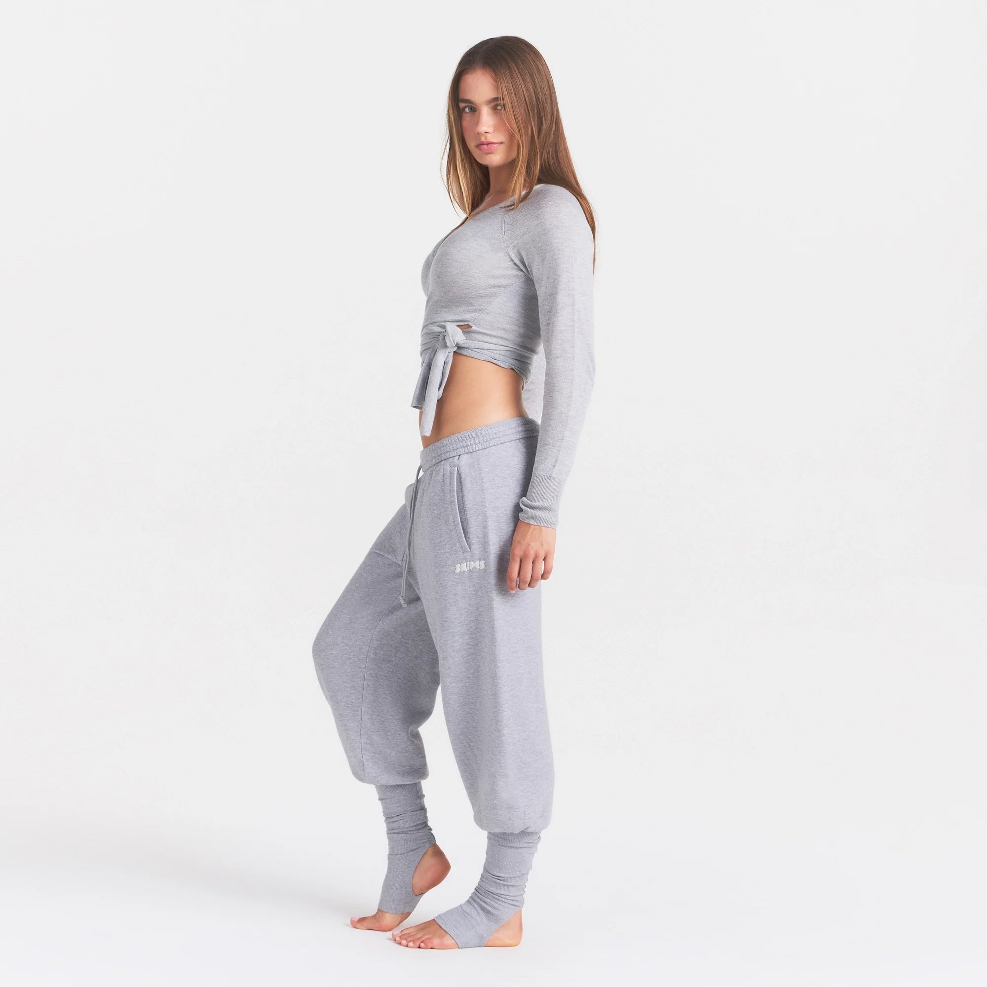 COTTON FLEECE JOGGER WITH RIB GAITERS | HEATHER GREY ON A MODEL FRONT VIEW @ | FOCUS: 0.0, 1.0, 0.9
