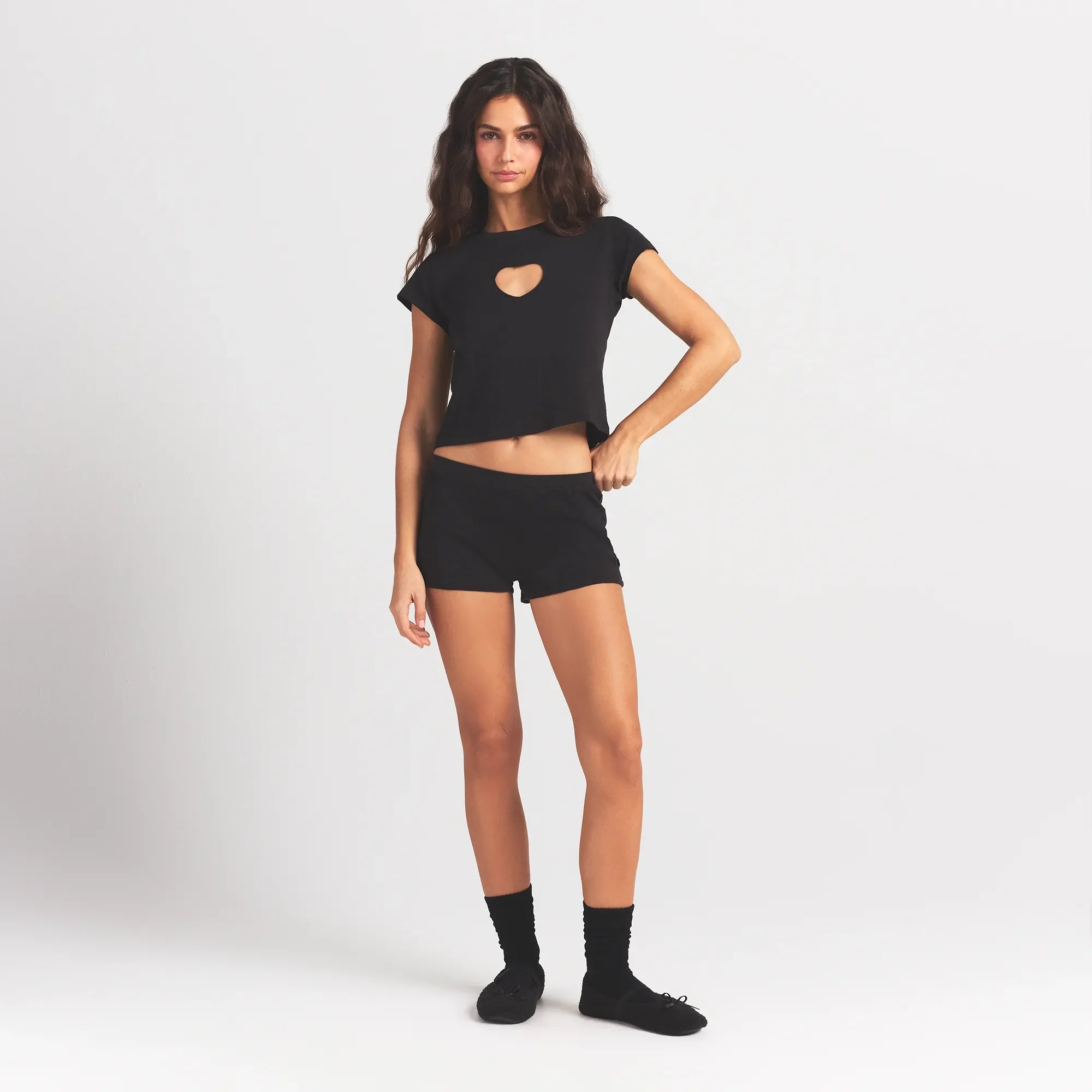 WORN IN JERSEY MICRO HEART SHORT | WASHED ONYX ON A MODEL FRONT VIEW @ | FOCUS: 0.0, 1.0, 0.9