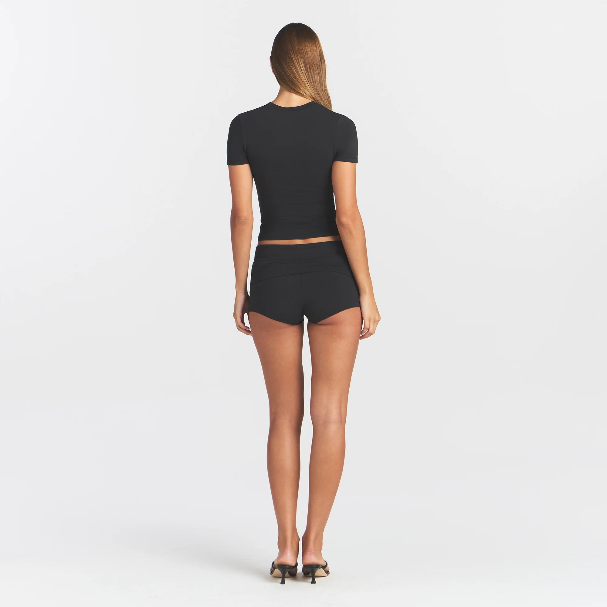 COTTON JERSEY FOLDOVER SHORT | SOOT ON A MODEL BACK VIEW @ | FOCUS: 0.0, 1.0, 0.9