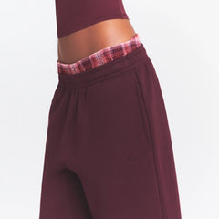 COTTON FLEECE LONG SHORT | CURRANT ON A MODEL SIDE VIEW @ | FOCUS: 0.0, 1.0, 0.9