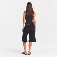 COTTON FLEECE LONG SHORT | ONYX ON A MODEL FRONT VIEW @ | FOCUS: 0.0, 1.0, 0.9