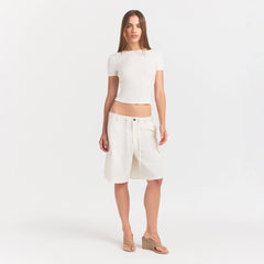 WOVEN COTTON OVERSIZED CARGO SHORT | EGRET ON A MODEL FRONT VIEW @ | FOCUS: 0.0, 1.0, 0.9