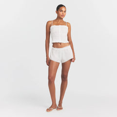COTTON POPLIN SHORT | SNOW ON A MODEL FRONT VIEW @ | FOCUS: 0.0, 1.0, 0.9