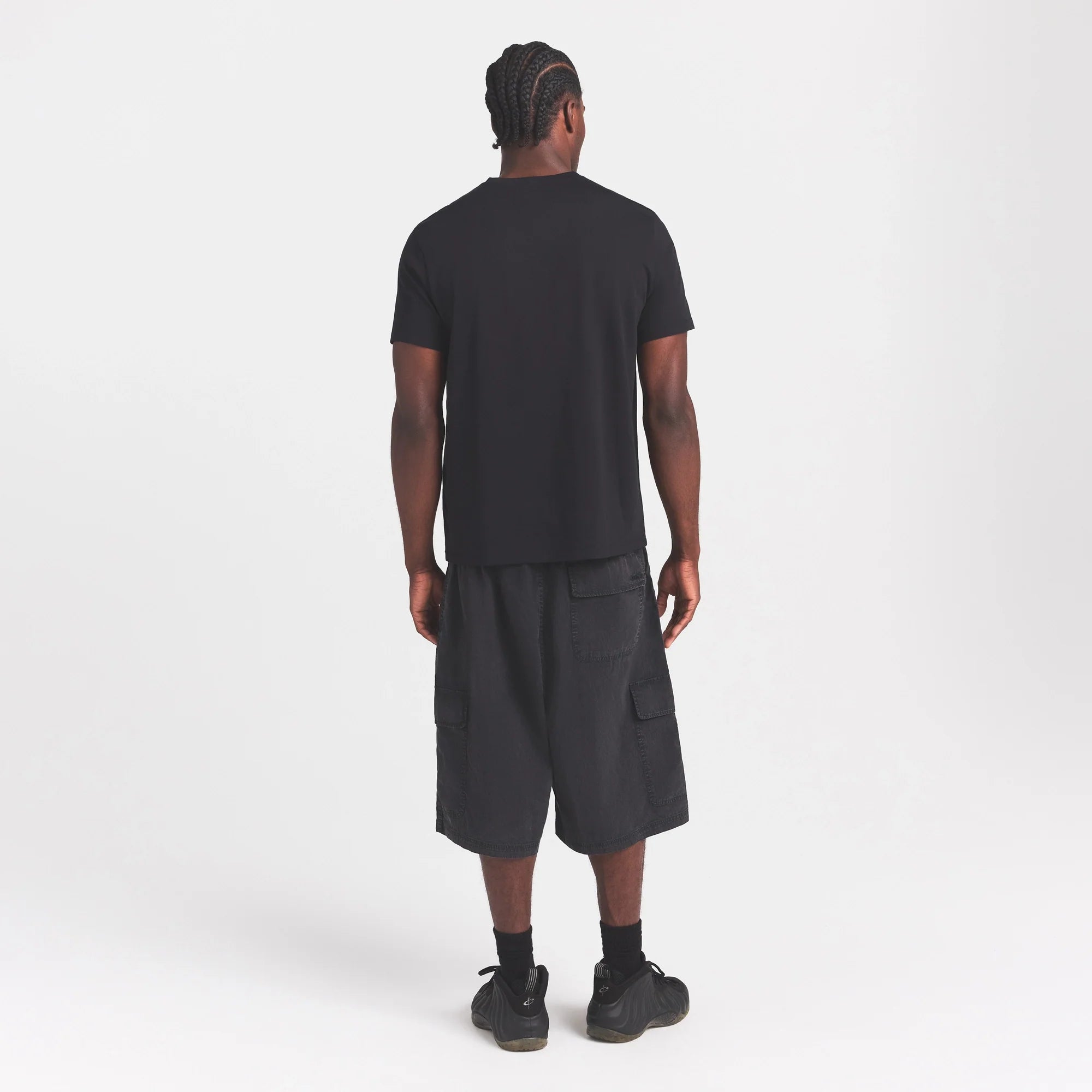 WOVEN MENS RELAXED CARGO SHORT | ONYX ON A MODEL FRONT VIEW @ | FOCUS: 0.0, 1.0, 0.9