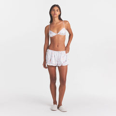 LIGHTWEIGHT SATIN BLOOMER | SNOW ESSENTIALS BAG ON A MODEL FRONT VIEW @ | FOCUS: 0.0, 1.0, 0.9