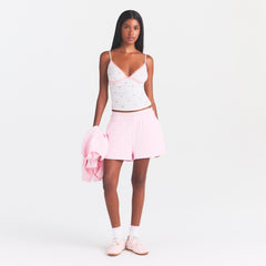 COTTON FLEECE DOUBLE WAISTBAND SHORT | CHERRY BLOSSOM ON A MODEL FRONT VIEW @ | FOCUS: 0.0, 1.0, 0.9