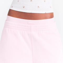 COTTON FLEECE DOUBLE WAISTBAND SHORT | CHERRY BLOSSOM ON A MODEL SIDE VIEW @ | FOCUS: 0.0, 1.0, 0.9