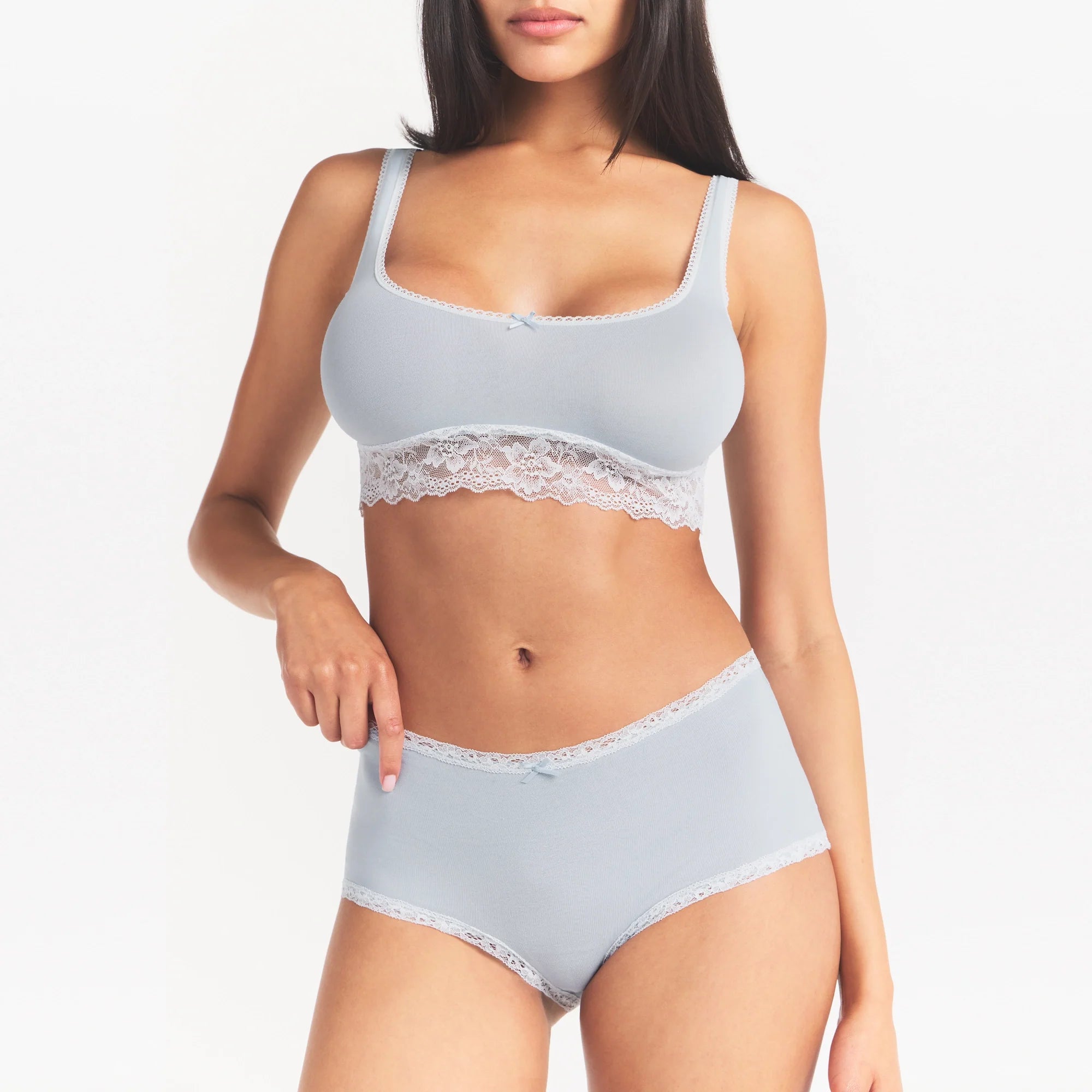 LIGHTWEIGHT COTTON LACE BOY SHORT | AIRSPACE ON A MODEL SIDE VIEW @ | FOCUS: 0.0, 1.0, 0.9